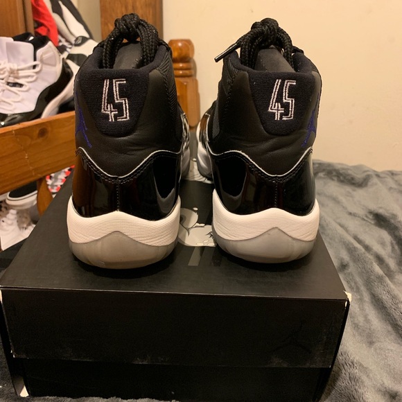 Retro 11 space jam size 9 - Picture 4 of 8